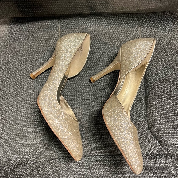 Beautiful never worn Ann Klein heels - Picture 3 of 4